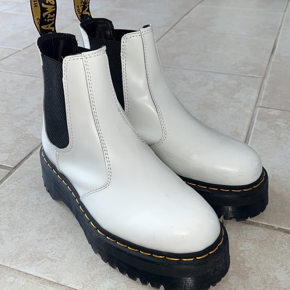 Dr. Martens Quad Chelsea Boot - Picture 4 of 4